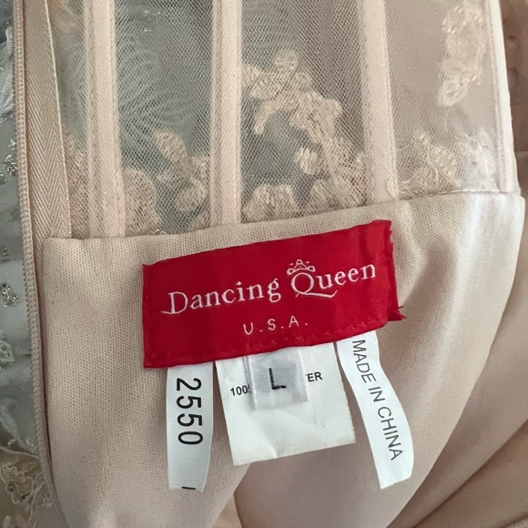 Dancing queen - Picture 2 of 2